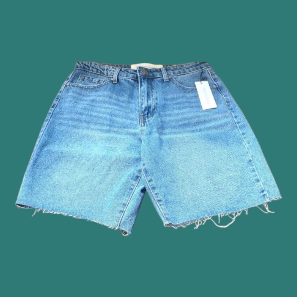 NEW Treasure & Bond Sz 10 High Rise Raw Hem Boyfriend Cutoff Faded Denim Shorts